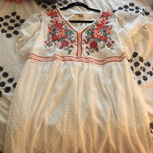1X White Dress with Floral Embroidery. New with tags